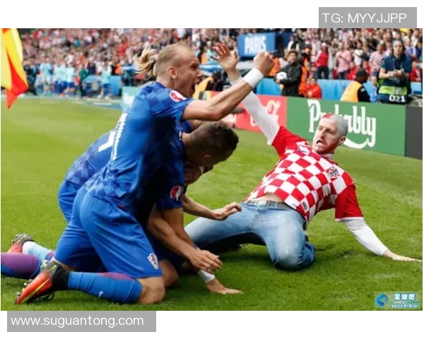 足球明星菲戈在比赛中表现如何是否成功进球引发球迷热议