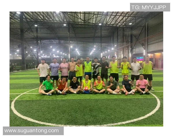 足球明星聚餐精彩瞬间回顾与幕后故事分享视频合集